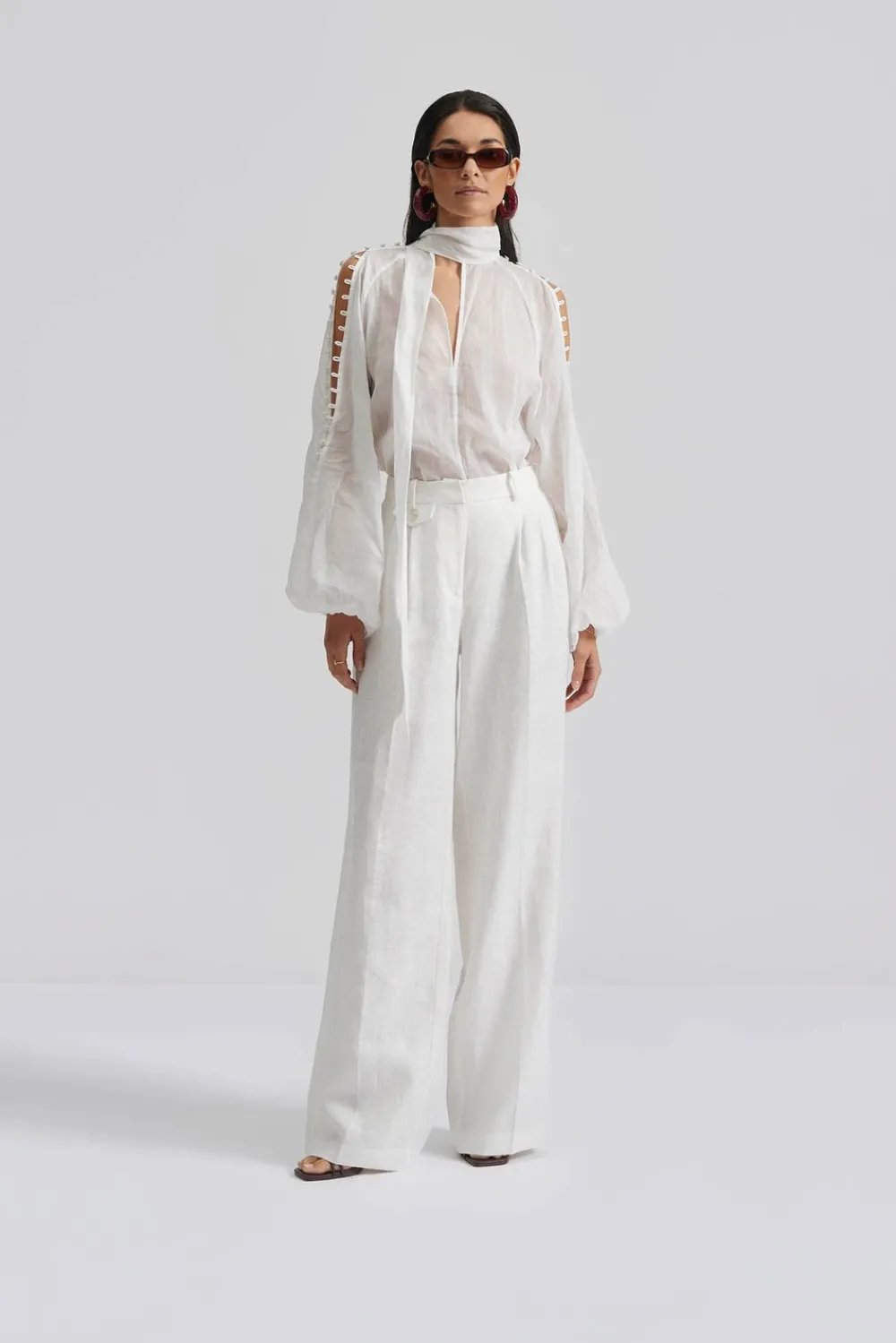 Malina Cora blus