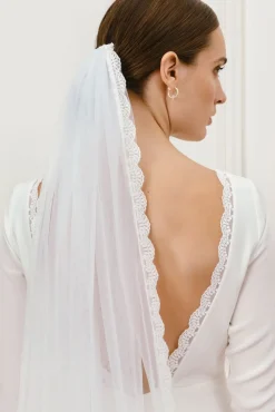 Malina Meghan spetsslöja